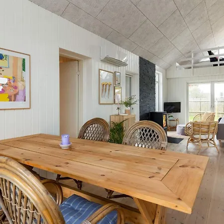 Semesterbostad 6 Person In