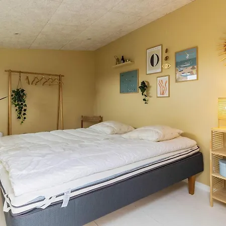 6 Person In Semesterbostad *