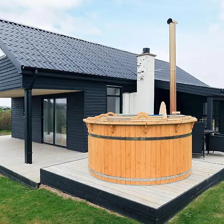 6 Person In Semesterbostad *