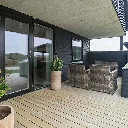 6 Person In Semesterbostad *